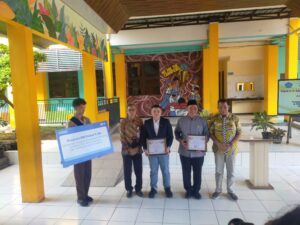 SMA Negeri 10 Surabaya Dapat Bantuan CSR, Bambang Haryo Dorong Generasi Siap 2045